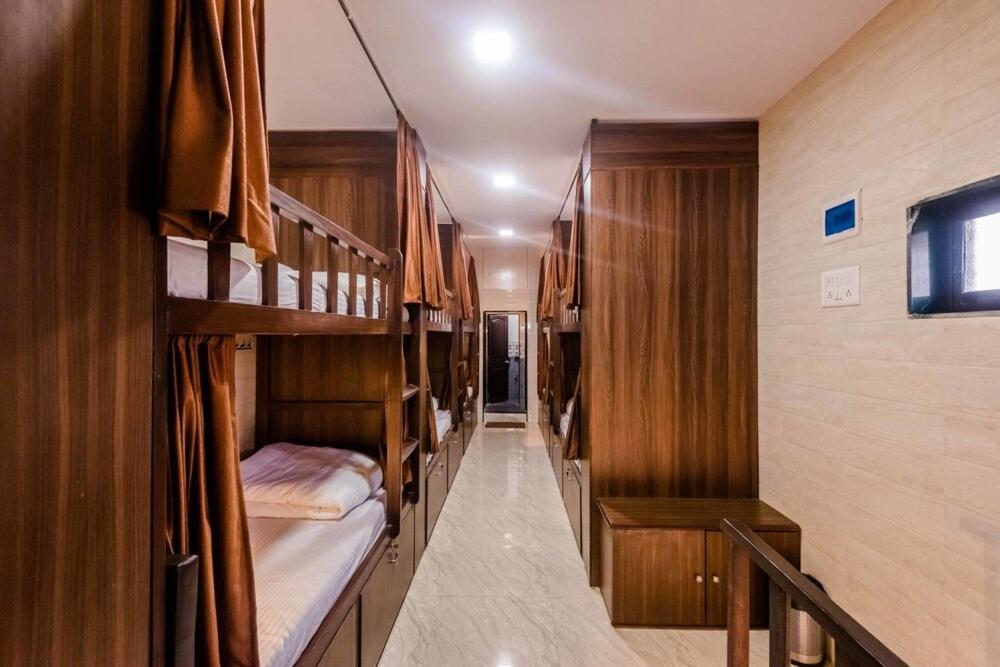 Awesome Dormitory Male Only Bombaim Exterior foto